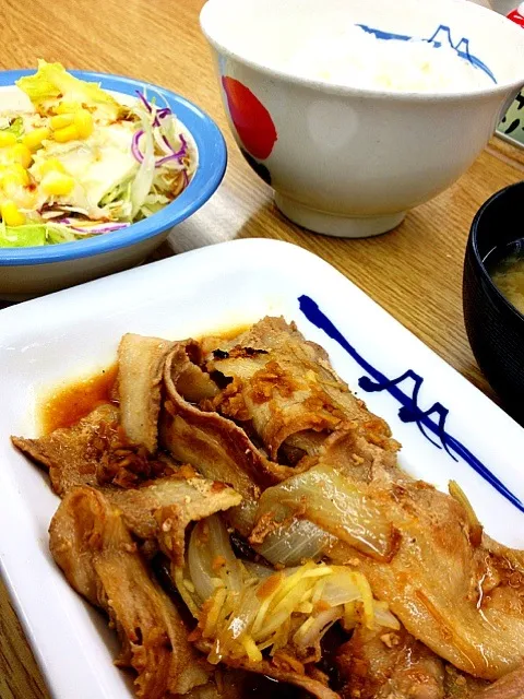 松屋 豚バラ生姜焼き定食|もっちゃんさん