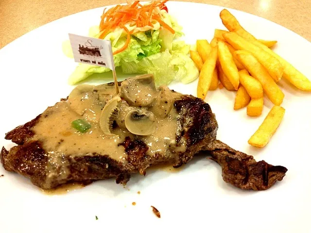 Black pepper ostrich steak|Watashiさん