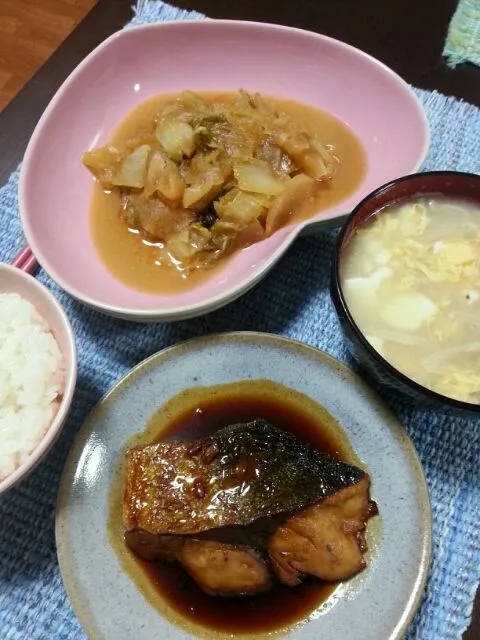 Snapdishの料理写真:はまちの照り焼き 大根と白菜の煮物 えのきと豆腐のスープ|野崎恵理さん