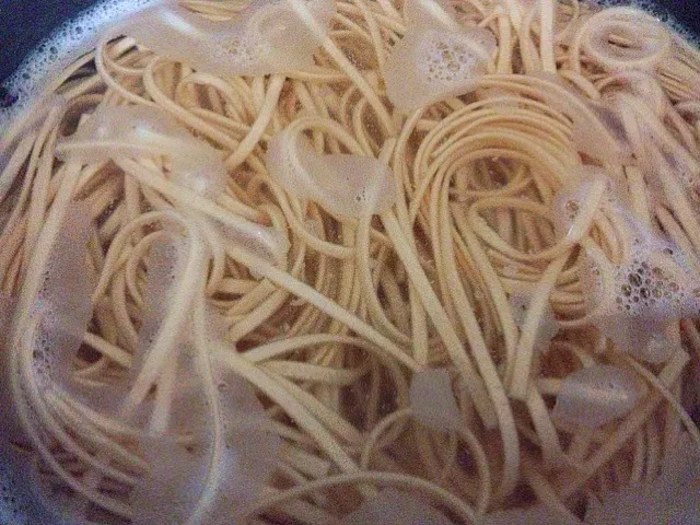 Snapdishの料理写真:沖縄ソバの麺|ライアンさん