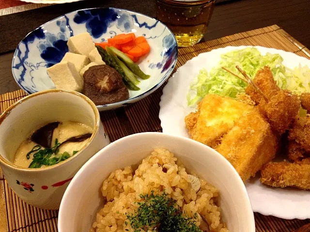 ゆかちゃんのハムチーズはんぺんフライ、玉ねぎフライ、豚肉フライ、醤油麹茶碗蒸し、高野豆腐の煮物、和洋炊き込みご飯|masakoさん