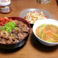 やんちゃって焼き肉丼定食|定由雅之さん