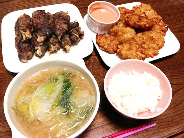 Snapdishの料理写真:キャベツの肉巻き、ハッシュドポテト、中華スープ、ご飯|みいさん