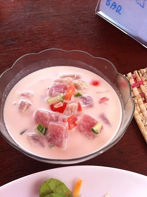 Oka - Samoan raw fish marinated in coconut cream with capsicum & cucumber|Amanda Gardnerさん