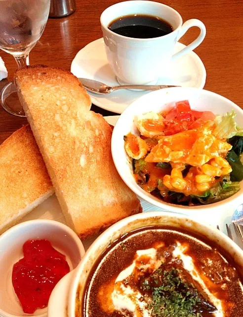 ビーフシチューランチ🍴やっぱり美味しいサイフォンで淹れた☕😘しあわせ〜💘|ちーねーさん