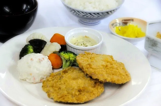 Snapdishの料理写真:ハムカツ定食|雨汐さん