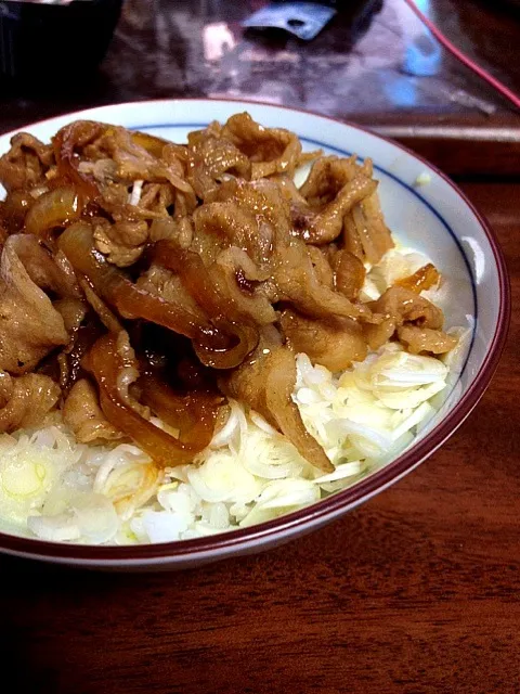 生姜焼き丼|すみれさん