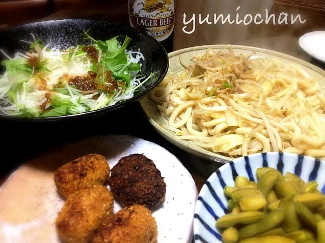 Snapdishの料理写真:2012.12.1 焼きうどんでランチ🍻|ゆみずさん