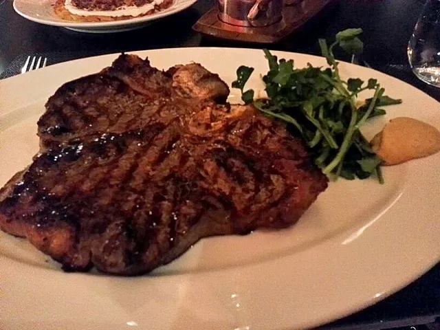 Snapdishの料理写真:Porterhouse@ wooloomooloo steakhouse|Yingさん