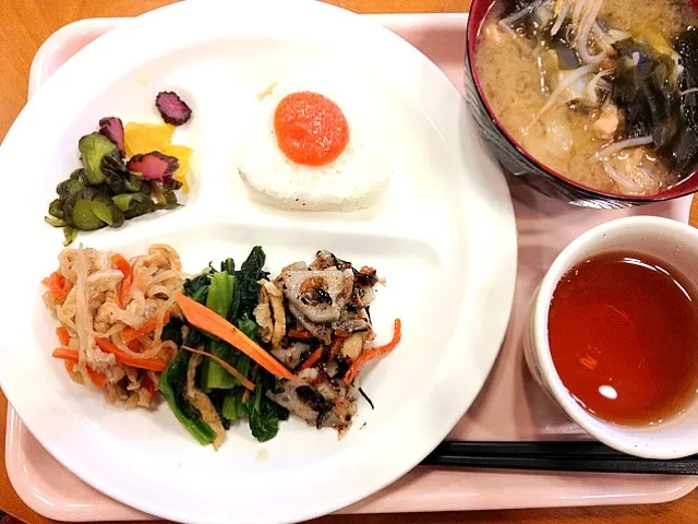 ホテルの朝食  給食っぽい|ハルさん