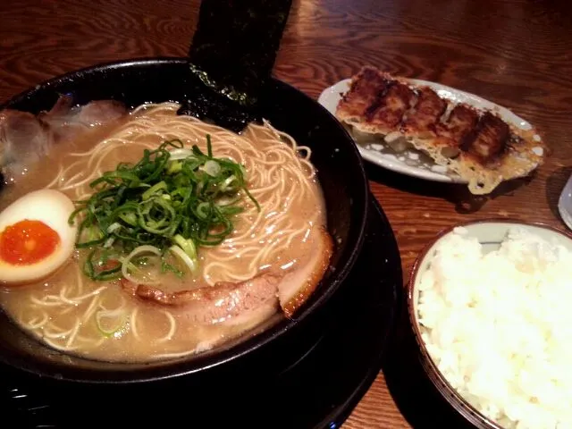 塩トンコツ餃子セット、完食。|わかさん