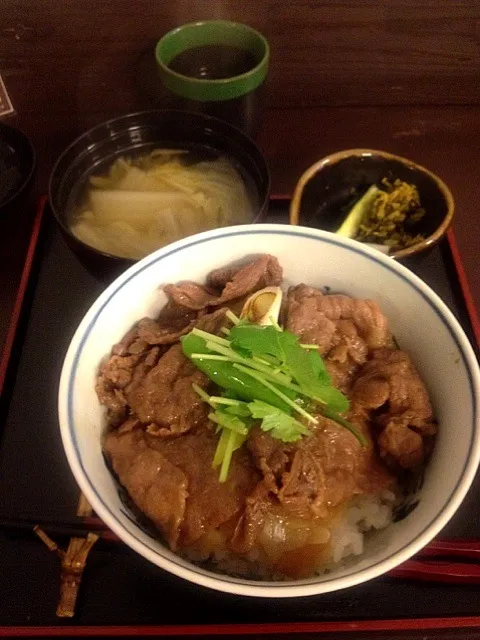 神戸牛丼|食いしん坊もりもりさん