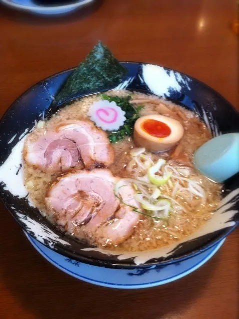 Snapdishの料理写真:西神田 むげん むげんラーメン|ヒラっぴーさん