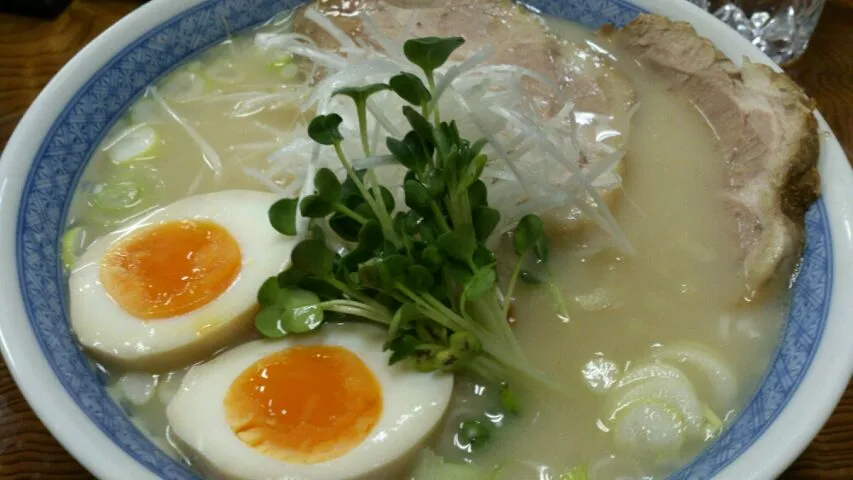 軍鶏塩白湯ﾗｰﾒﾝ|稀輝さん