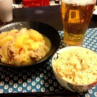 Snapdishの料理写真:ピリ辛肉じゃがと炊き込みご飯|いかちゃん415さん