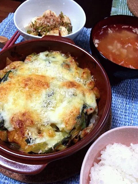 タンドリーチキンとほうれんそうのグラタン 豆腐ときゅうりの梅ドレッシング合え トマトとえのきのスープ|野崎恵理さん