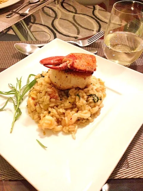 Snapdishの料理写真:Truffled lobster risotto and seared scallop|pun ellisさん