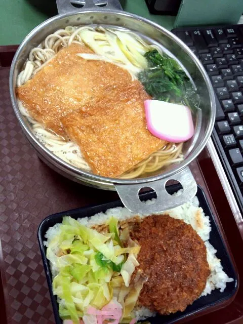 Snapdishの料理写真:きつね蕎麦&メンチカツ丼|maroさん