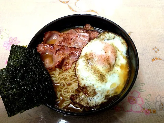 ベーコンエッグラーメン|柴崎將太さん