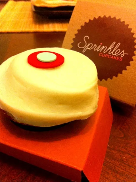 Sprinkles red velvet|Ariz Guzmanさん