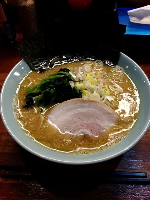 鶴一家 豚骨ラーメン（大盛り）|まびーさん