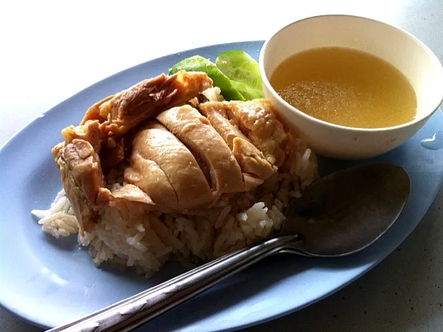 ข้าวมันไก่ カオマンガイ 茹で鶏ご飯@タイのバスステーション|akiさん