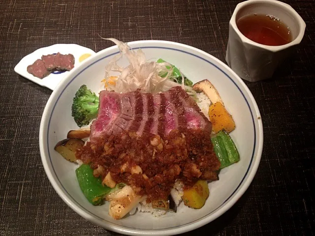 Snapdishの料理写真:はらみ丼|いっちさん