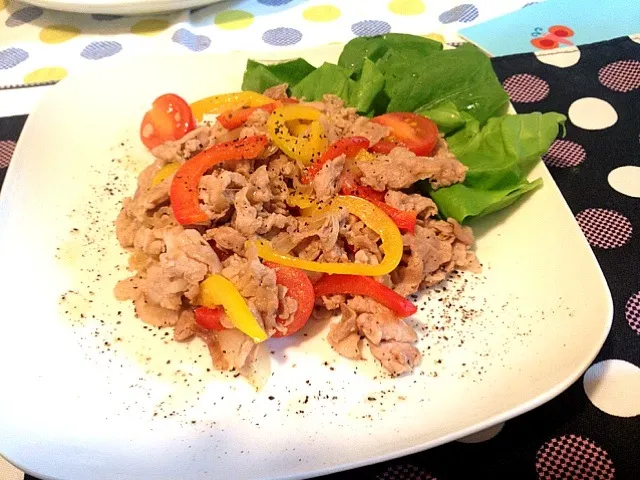 Snapdishの料理写真:パパ作☆豚肉とパプリカのオリーブ炒め|あやかさん