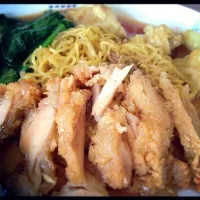 บะหมี่เกี๊ยวไก่ทอด|Thanaphongさん