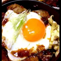 Snapdishの料理写真:B級グルメ焼豚玉子飯風丼の夕ごはん🍁