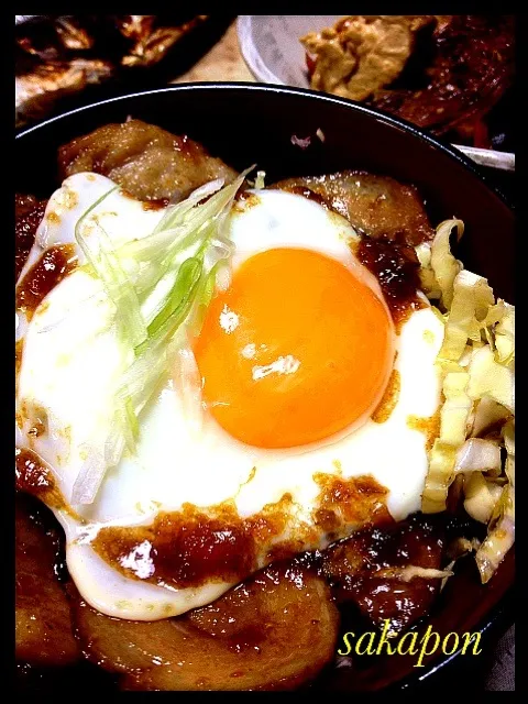 B級グルメ焼豚玉子飯風丼の夕ごはん🍁|さかぽんさん