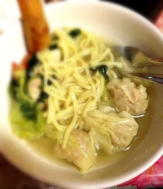 Snapdishの料理写真:Wanton noodle soup|Lynette Galangさん