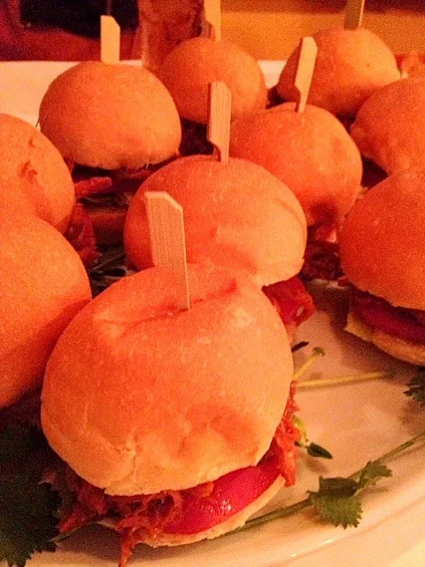 Snapdishの料理写真:Pulled pork BBQ sliders from an event at kimono last night|lauren shannonさん