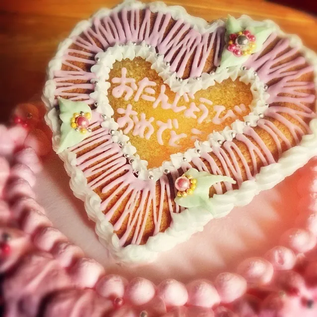 Snapdishの料理写真:BIRTHDAY CAKE🎀|pippiさん