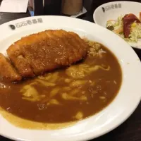 Snapdishの料理写真:ロースカツカレー|ぴかちゅうさん