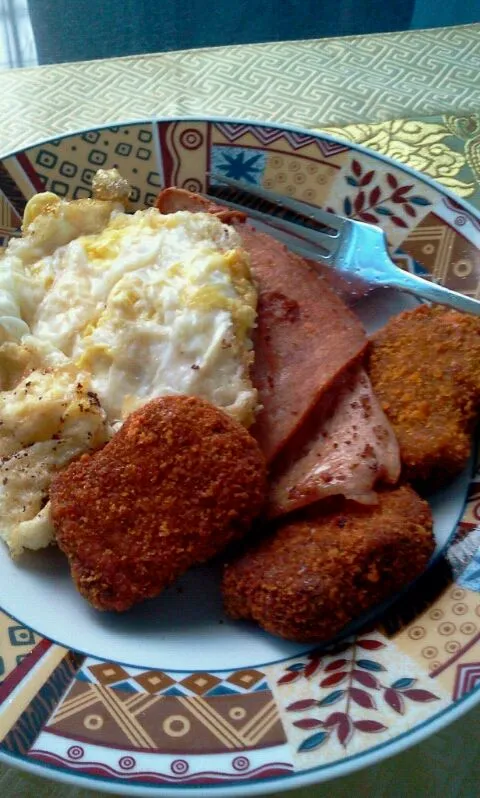 mixed nugget, meatloaf and egg|nur allishaさん