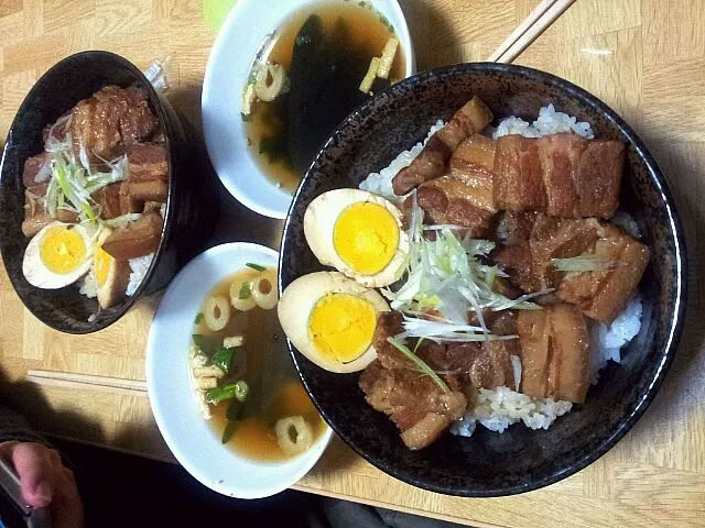 豚の角煮丼|ラフトさん