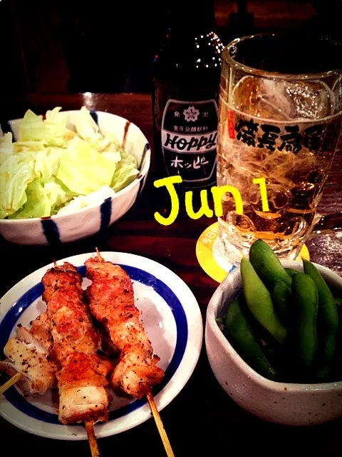 若鶏焼鳥・枝豆・旨たれキャベツ・ホッピー🍺|中さんさん