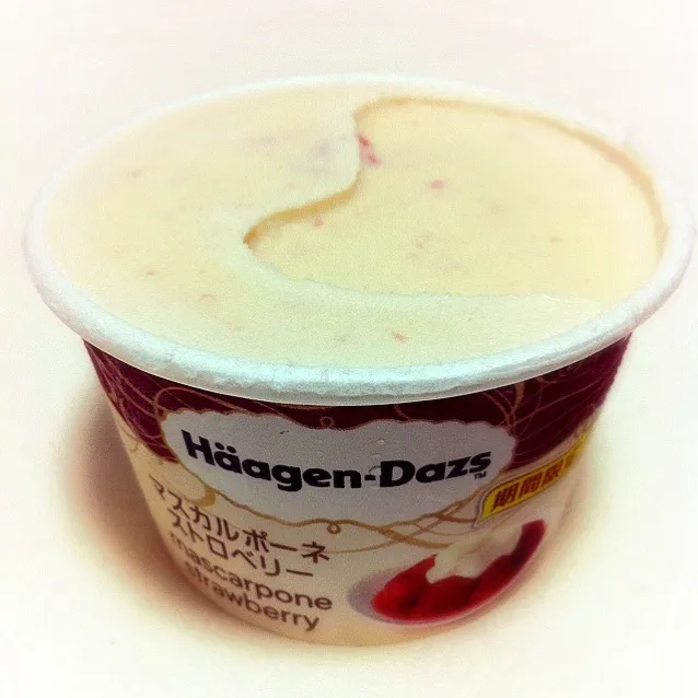 Haagen-Dazs. mascarpone strawberry|Rinaさん