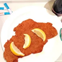 Snapdishの料理写真:Wiener Schnitzel|Rainer Huppertさん