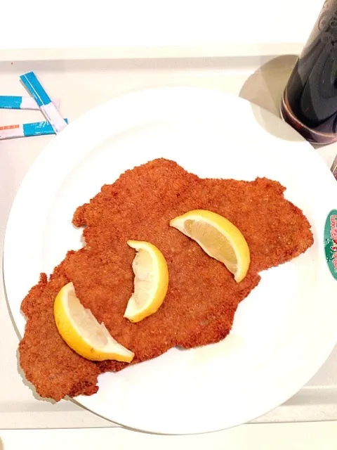 Snapdishの料理写真:Wiener Schnitzel|Rainer Huppertさん