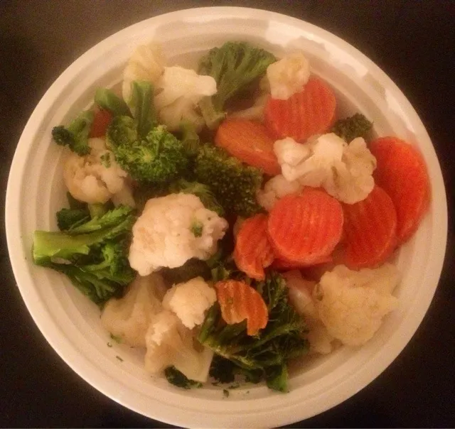 You can't go wrong with steamed veggies!|Alena Eydlishさん