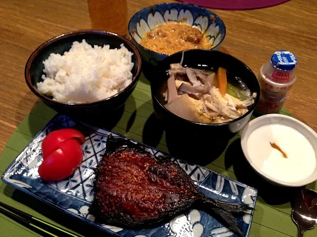 鯵みりん  トマト  きのこ汁  納豆  ヨーグルト  ヤクルト|高田恵子さん