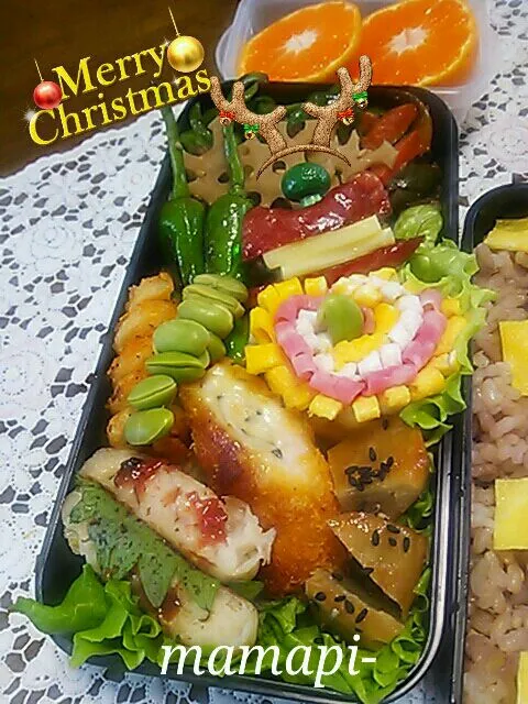 Snapdishの料理写真:こんにちは～(* ^ー゜)ノ長男今から夜勤♪蓮根の雪結晶カットで少しだけChristmas(^q^)デッカイお花&枝豆有るだけ刺しちゃえ弁当☆   行ってら～( ´∀`)/~~|katumi  ueharaさん