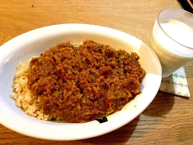 Snapdishの料理写真:コンビーフのカレー|たなき じゅんやさん