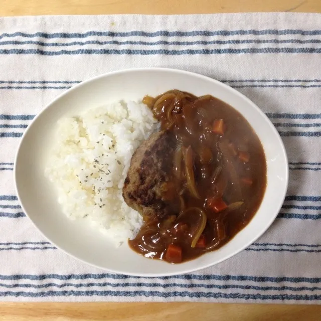 ハンバーグカレー|さたーすさん