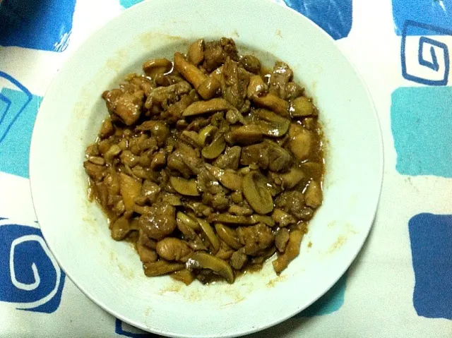 Sauteed Barbeque chicken fillet with mushrooms|kedgさん