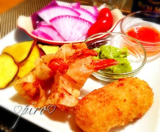 🎂👦次男13歳前祝い 海老のワンタン揚げプレート 13-year-old son 🎂 👦 birthday. Plate of shrimp fried wonton.|ピロさん