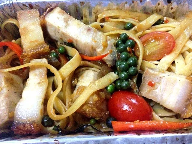 Snapdishの料理写真:Spicy crispy pork pasta|yptさん