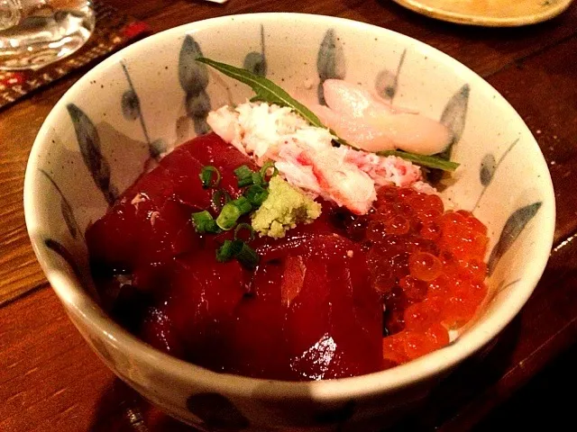 カニイクラマグロ丼|やじまさん